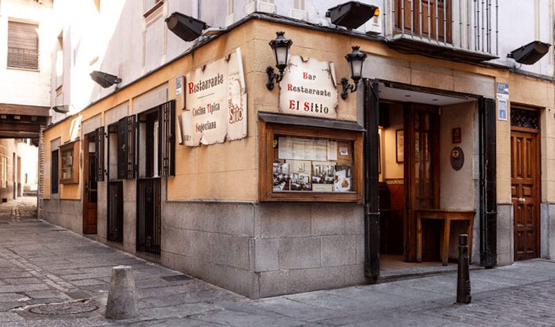 Los tres tenores del cochinillo en Segovia, una historia de amor correspondido